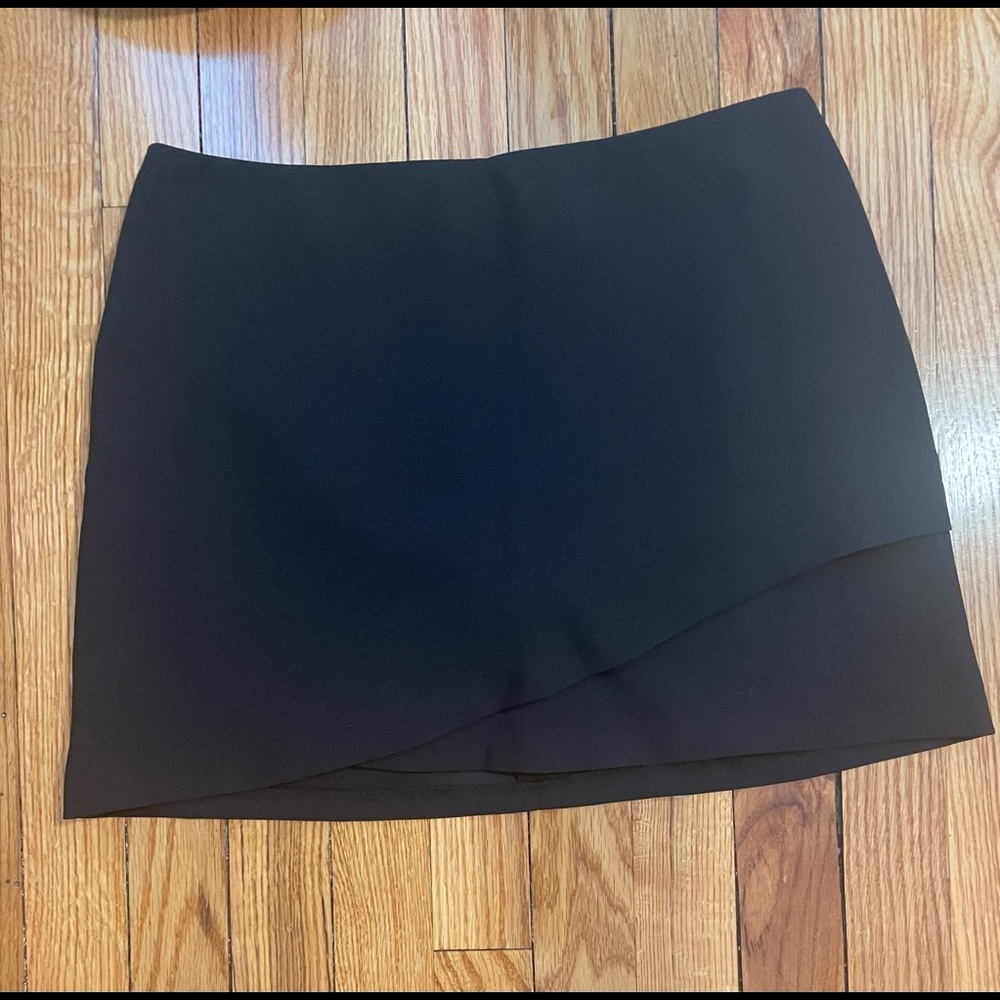 New Design Labs Lord and Taylor Black Mini Skirt